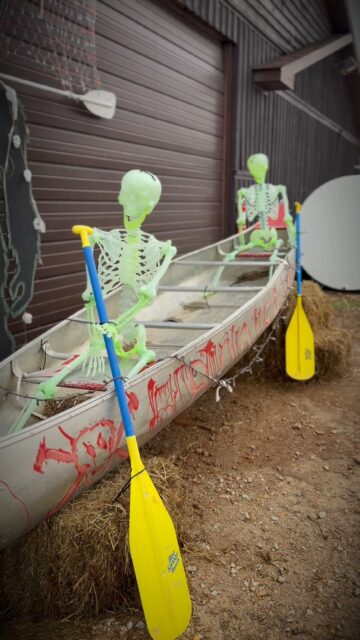 It's gearing up to be one Fang-Tastic Boo Springs Weekend! 🧛♂️
Book now so you don't miss out!! 🎃
#halloween #missouricamping #cabinseason #trickortreat